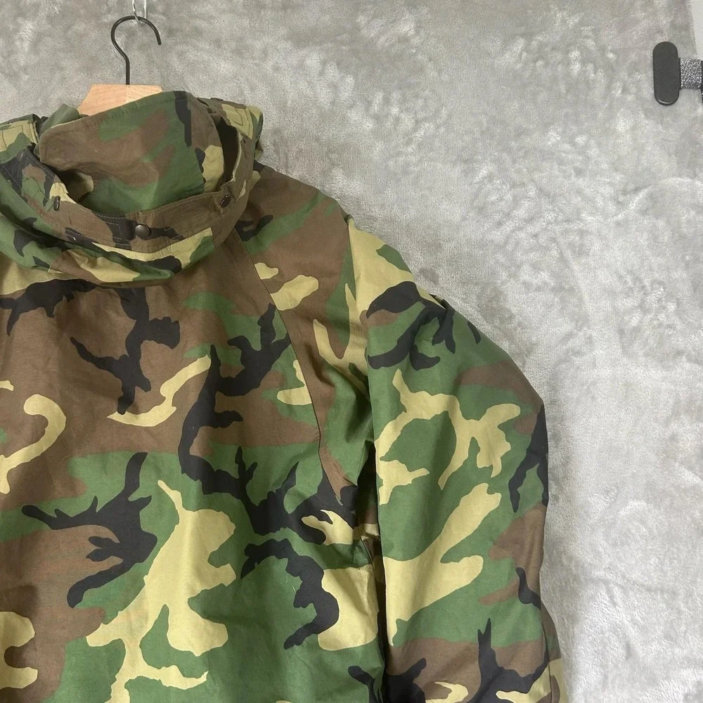 Vintage Tennier Industries Coat Mens Medium Green Camo Hooded Parka USA Military